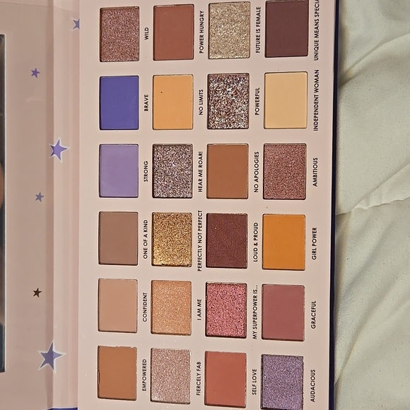 Ciate London I AM A Woman Eyeshadow palette - Picture 2 of 4